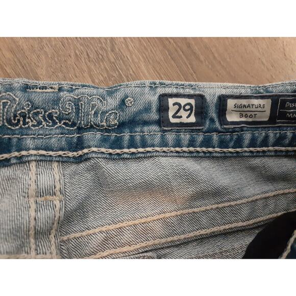 Miss Me Signature Bootcut Light Wash Embroidered Leaf Design Jeans size 29 - Picture 3 of 6